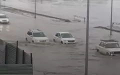 Дороги превратились в реки: Актау затопило дождевой водой