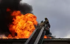 В Астане пожарные спасли и эвакуировали около 60 человек