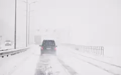 Движение ограничили на трех республиканских автодорогах в Казахстане