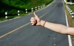 33-летний мужчина сел на попутку и пропал в Мангистауской области