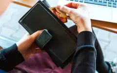Как поменять банковский счет для получения зарплаты в Казахстане