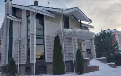 Коттедж за 1,3 млрд тенге погибшего бизнесмена Бахыта Ибрагима не смогли продать с аукциона в Алматы