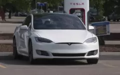 На 49% упали продажи электромобилей Tesla в Европе