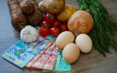 Пенсии и пособия беспорядочно расходовали в Карагандинской области