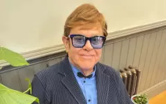 78-летний Элтон Джон обратился к поклонникам