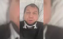 Передвигаюсь на кресле-каталке: Емельяненко рассказал, что пока не может ходить после операции