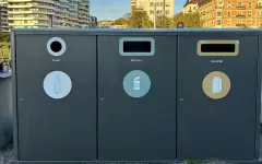 Новые мусорные контейнеры провалились под землю в Актау
