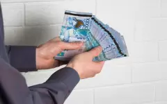 1,2 млн тенге отдал акмолинец за постановку авто за учет, но остался без машины и денег