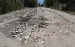 Алматинцам разрешили жаловаться на разбитые дороги