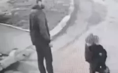 Мужчина напал на ребенка в подъезде в Павлодаре