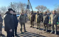 Военнослужащие помогают в предотвращении паводков по всему Казахстану