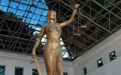 Бизнесменов обязали освободить здания у мавзолея Айша-биби