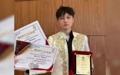 Юный домбрист из Казахстана покорил Стамбул