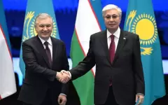 Токаев провел неформальную встречу с президентом Узбекистана