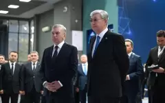 Президенты Казахстана и Узбекистана посетили выставку в Алматы