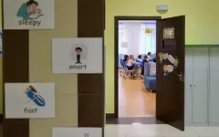 Учителям в Казахстане стали платить по-новому
