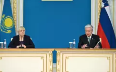 Казахстан и Словения: президенты провели брифинг для СМИ