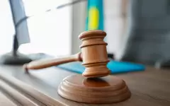 Скандал с искаженным флагом Казахстана: девушкам вынесли приговор