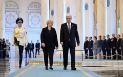 Президенты Казахстана и Словении провели переговоры в расширенном формате