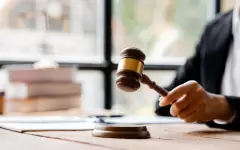 В Семее суд назначил административные взыскания родителям издевавшихся над школьником подростков