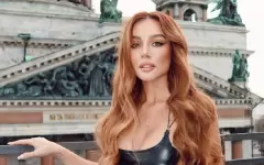 Анна Седокова в кожаном платье устроила эффектную фотосессию в Петербурге