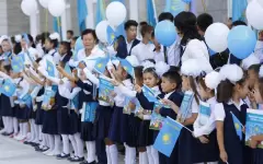 Стало известно, сколько юных казахстанцев впервые пойдут в школу