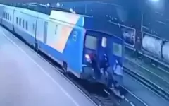 Пьяные подростки пытались зацепиться за пассажирский поезд в Шымкенте
