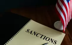 Пошлины в 500% для покупателей нефти и урана из России предложили ввести сенаторы США