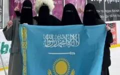 Генпрокуратуру просят дать правовую оценку после инцидента с арабской надписью на флаге Казахстана