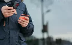 Как могут получить пособия казахстанцы, не ответившие на SMS с номера 1414
