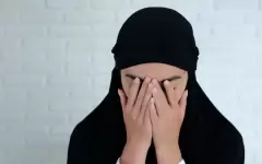 Девушку в хиджабе пытались изнасиловать в Актау: подозреваемого задержали очевидцы