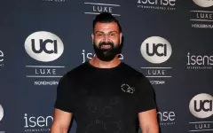 Бодибилдер и звезда Netflix умер во время тренировки в спортивном зале