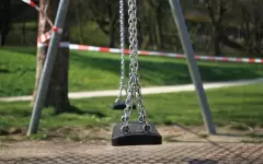 Девушка застряла в детских качелях в области Ұлытау