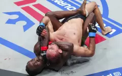 Бывшего чемпиона Bellator из России задушили до потери сознания в бою Гран-при PFL