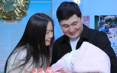 Первые кадры выписки из роддома: Сора Рахмонова раскрыла имя первенца