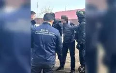 Деньги требовали у казахстанки за внука, который был в браке с родственницей подозреваемого