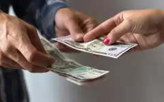 Компенсацию за расходы на свадьбу молодоженам предложили ввести в России