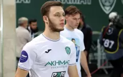 Команда Максима Самородова продлила беспроигрышную серию в чемпионате России по футболу