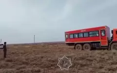Внедорожник с пассажирами застрял в грязи на сутки в области Улытау