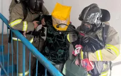 Пожар в Аркалыке: из горящего дома эвакуировано 14 человек