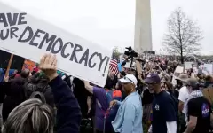 Многомиллионные манифестации прошли в США против политики Трампа