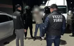 Мужчину, выдававшего себя за женщину, задержали в ЗКО