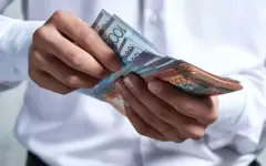 Жители Актюбинской области переплачивали за справки в медучреждениях