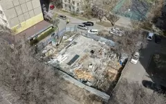 Недостроенный объект сносят в Алматы