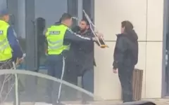 Видео конфликта полицейского и мужчины с костылями объяснили в полиции Астаны