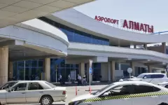 Пассажиров предупредили об ограничениях на парковке аэропорта Алматы до осени