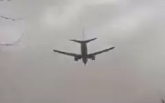 Браво пилоту: видео посадки самолета во время бури в Алматы восхитило пользователей Сети