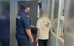 Двигался неуверенно: пьяного модеписта остановили полицейские в Алматы
