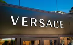 Prada покупает бренд Versace