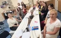 Люди объединяются, чтобы учиться